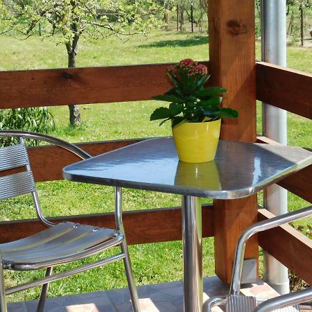 8888 Apartmanhaz Lispeszentadorjan Bagian luar foto